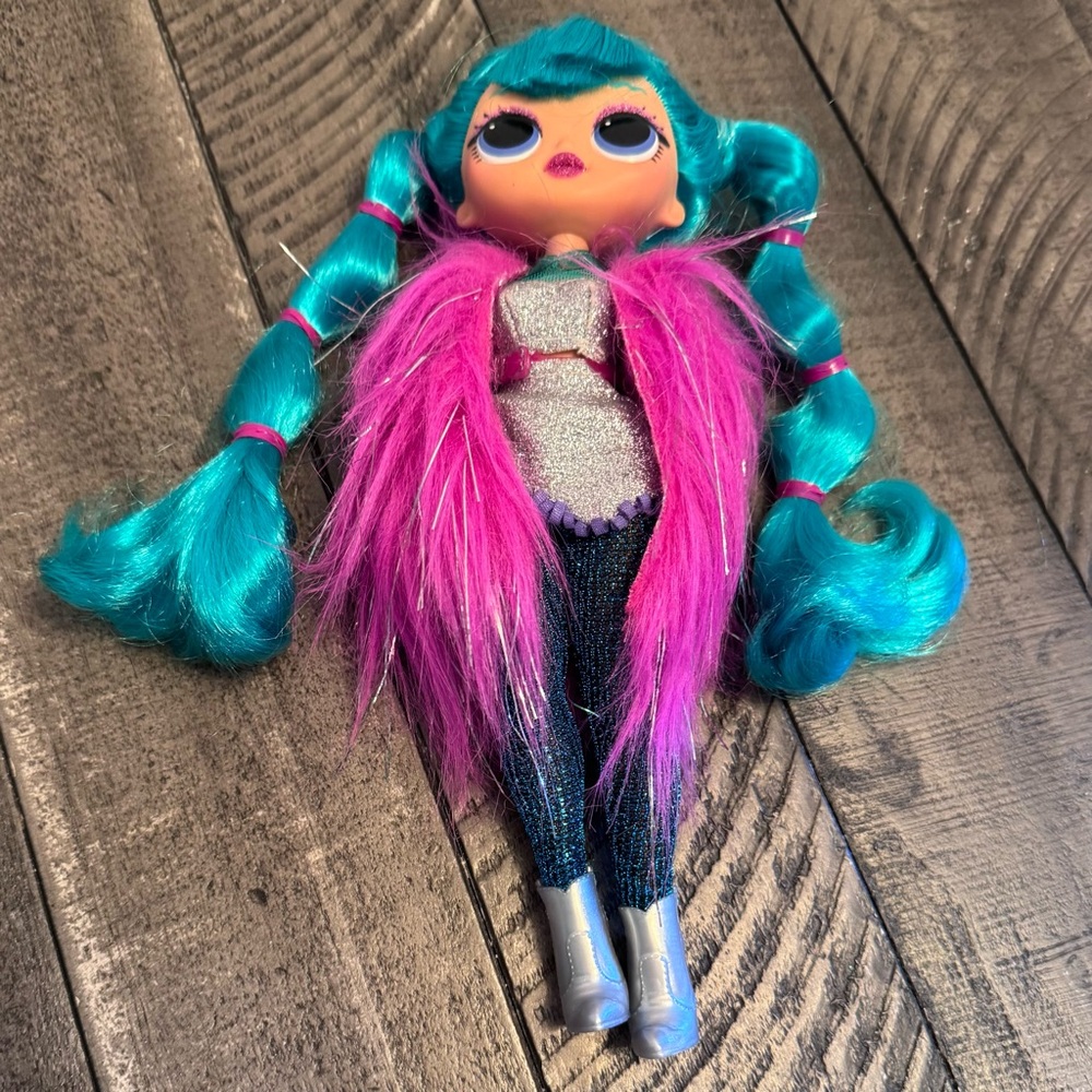Lol Surprise OMG‎ Cosmic Nova Doll Fashion Doll Teal Blue Hair